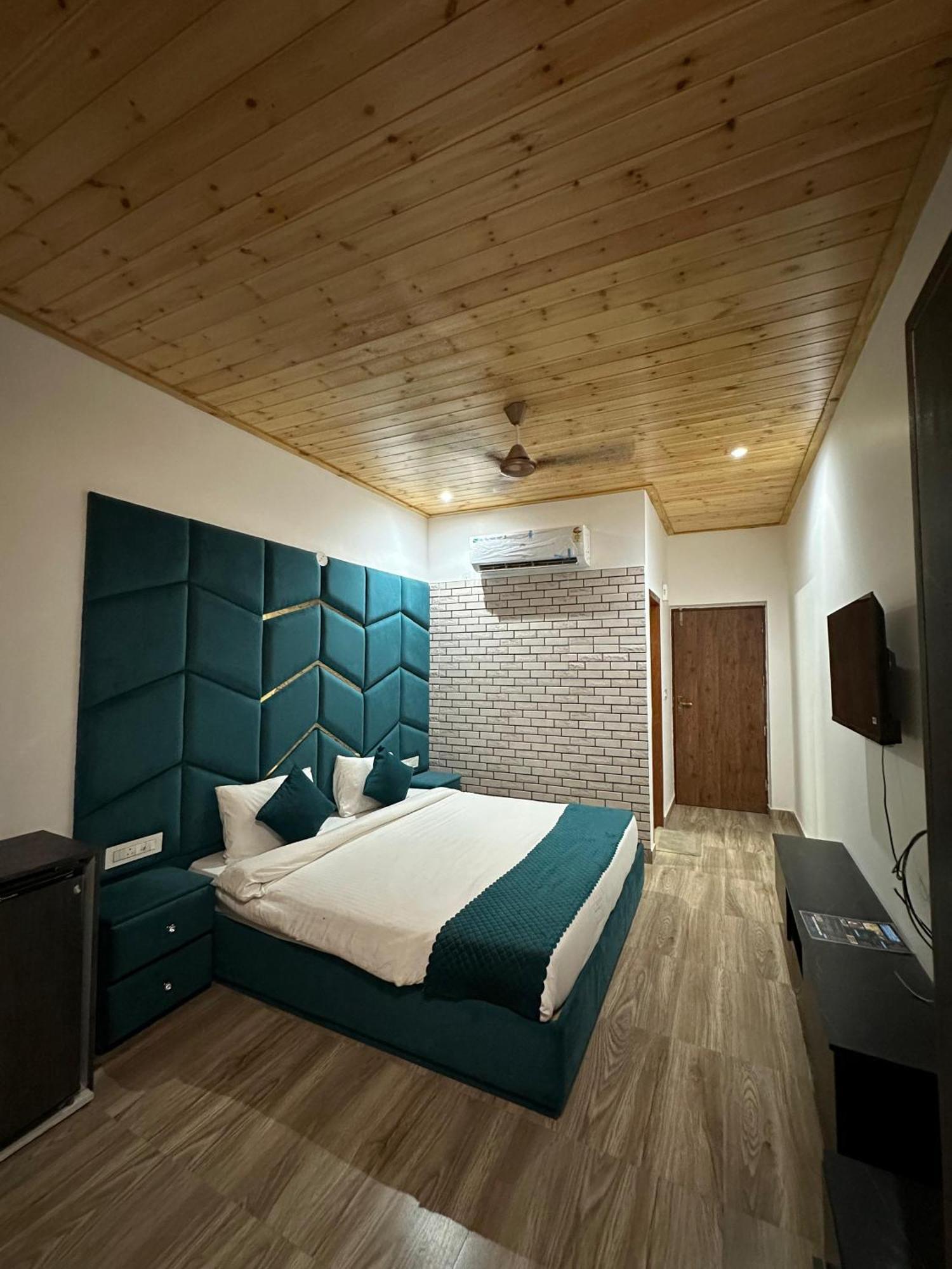 Hotel La Casca Experience Zirakpur Zewnętrze zdjęcie